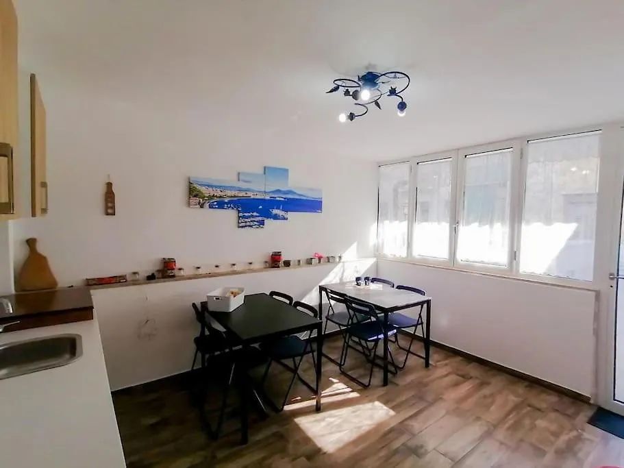 Domus Carbonari Apartment Naples