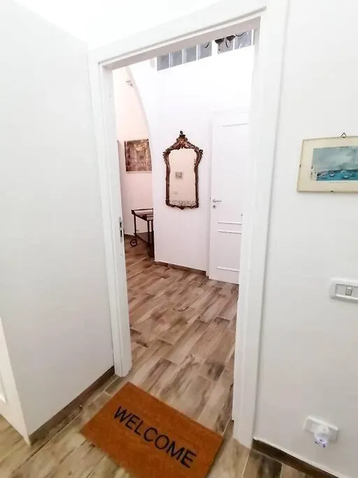 Domus Carbonari Apartment Naples