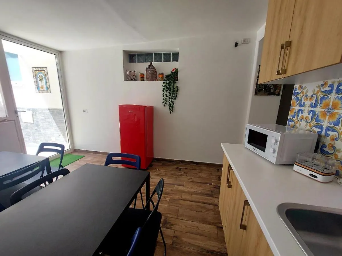Domus Carbonari Apartment Naples